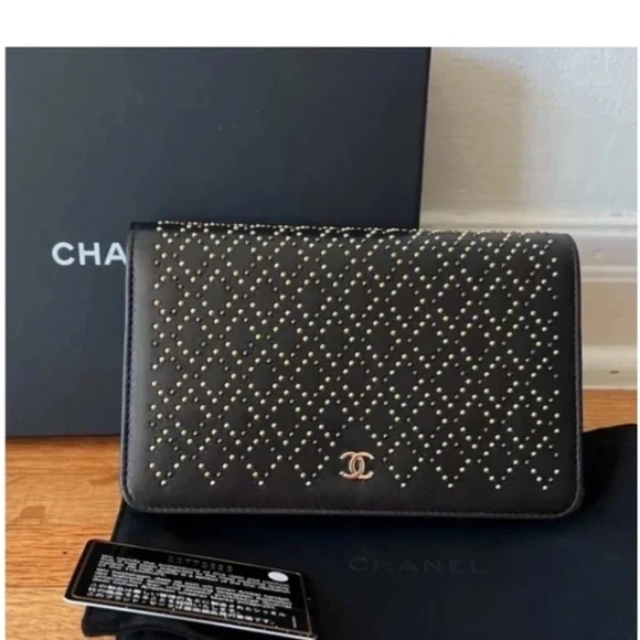 Chanel WOC Studded - Picture 2 of 7